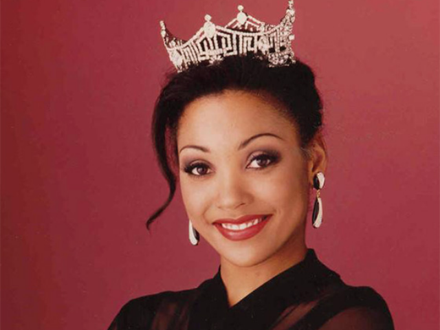 Kimberly Clarice Aiken wearing a tiara