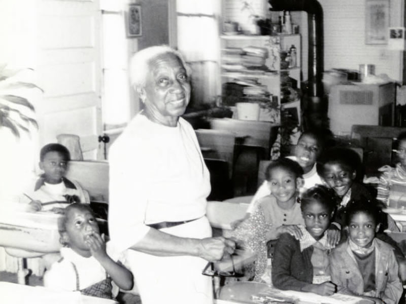 Image of Ruby Ethel Middleton Forsythe in a classroom.